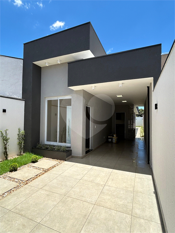 Casa à venda com 3 quartos, 103m² - Foto 1