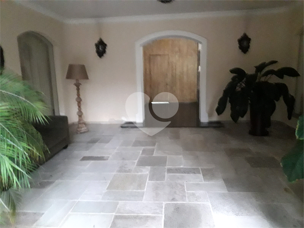 Moema com 90m² e andar alto