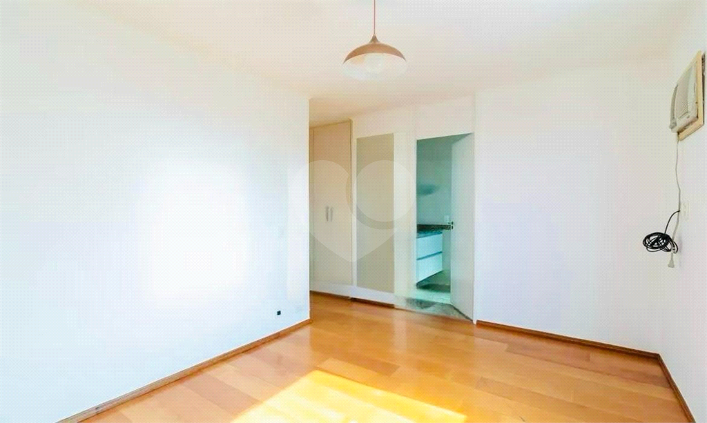 APARTAMENTO em SANTANA