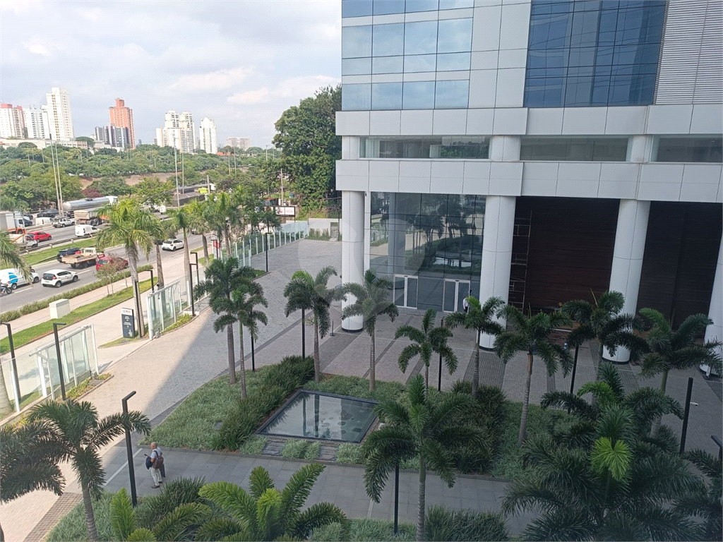 Prédio de alto padrão !!  Ideal para empresas que buscam conforto, praticidade e acessibilidade.
