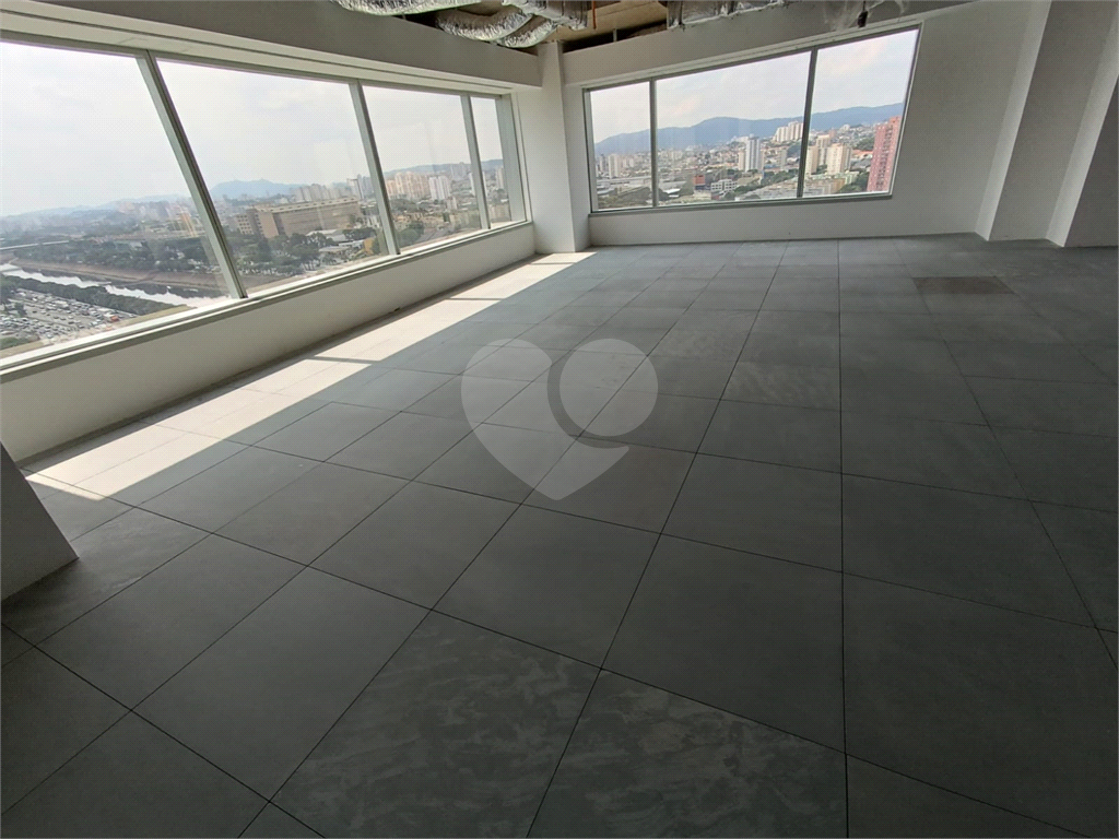 Prédio de alto padrão !!  Ideal para empresas que buscam conforto, praticidade e acessibilidade.