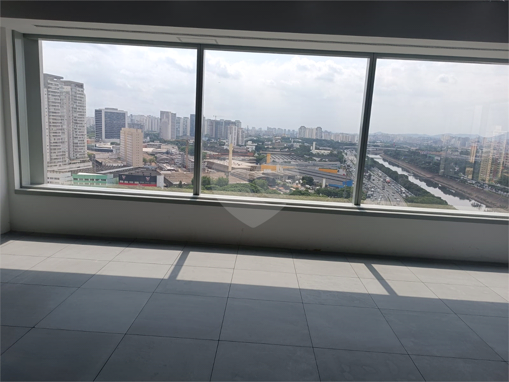 Prédio de alto padrão !!  Ideal para empresas que buscam conforto, praticidade e acessibilidade.