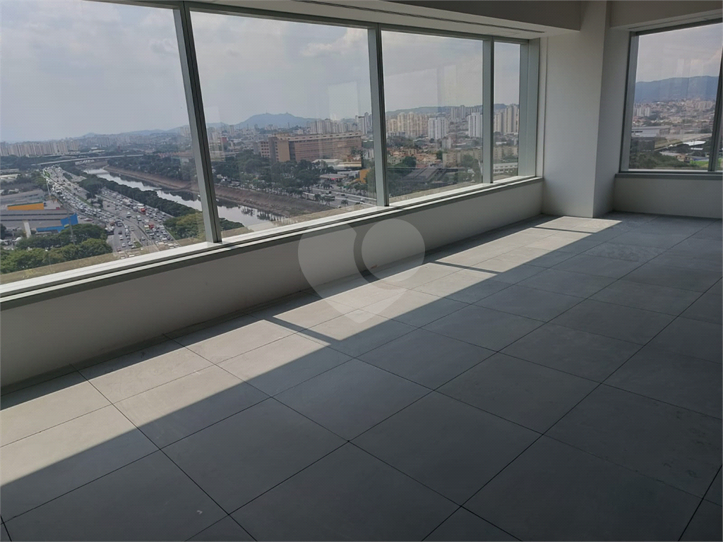 Prédio de alto padrão !!  Ideal para empresas que buscam conforto, praticidade e acessibilidade.
