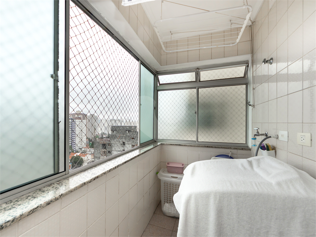 Apartamento - Via Gumercindo - 2 Dormitórios - 2 Banheiros - 2 Vagas