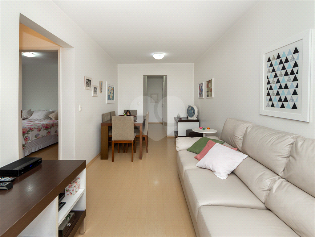 Apartamento - Via Gumercindo - 2 Dormitórios - 2 Banheiros - 2 Vagas
