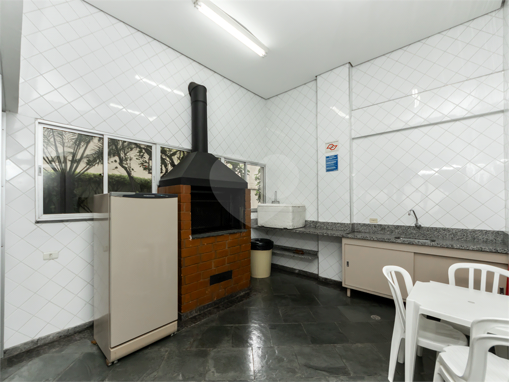 Apartamento - Via Gumercindo - 2 Dormitórios - 2 Banheiros - 2 Vagas