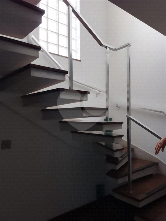 Sobrado Sofisticado de 335 m² no Coração do Jardim França
