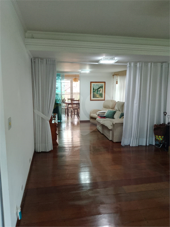 Sobrado Sofisticado de 335 m² no Coração do Jardim França