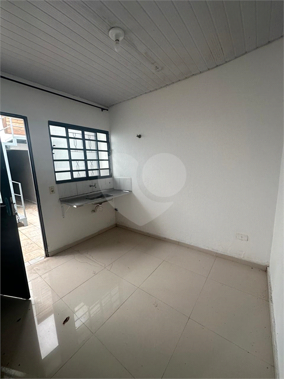 Casa para alugar com 7 quartos, 206m² - Foto 3