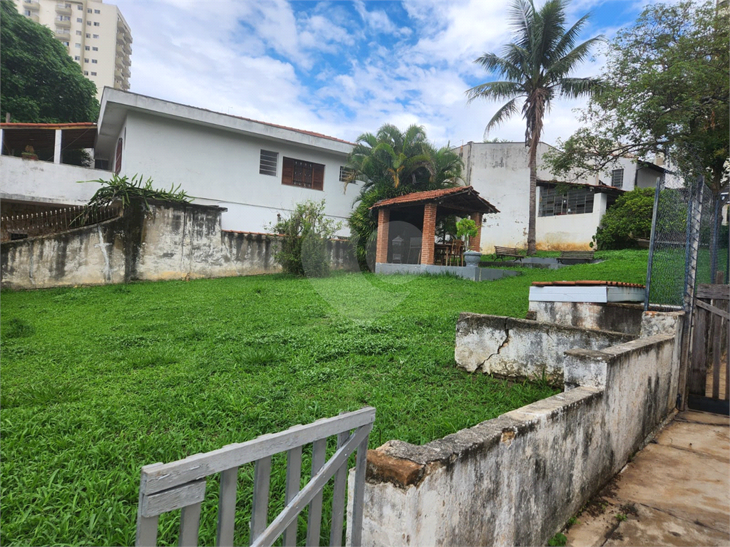 Terreno com 1536 m2