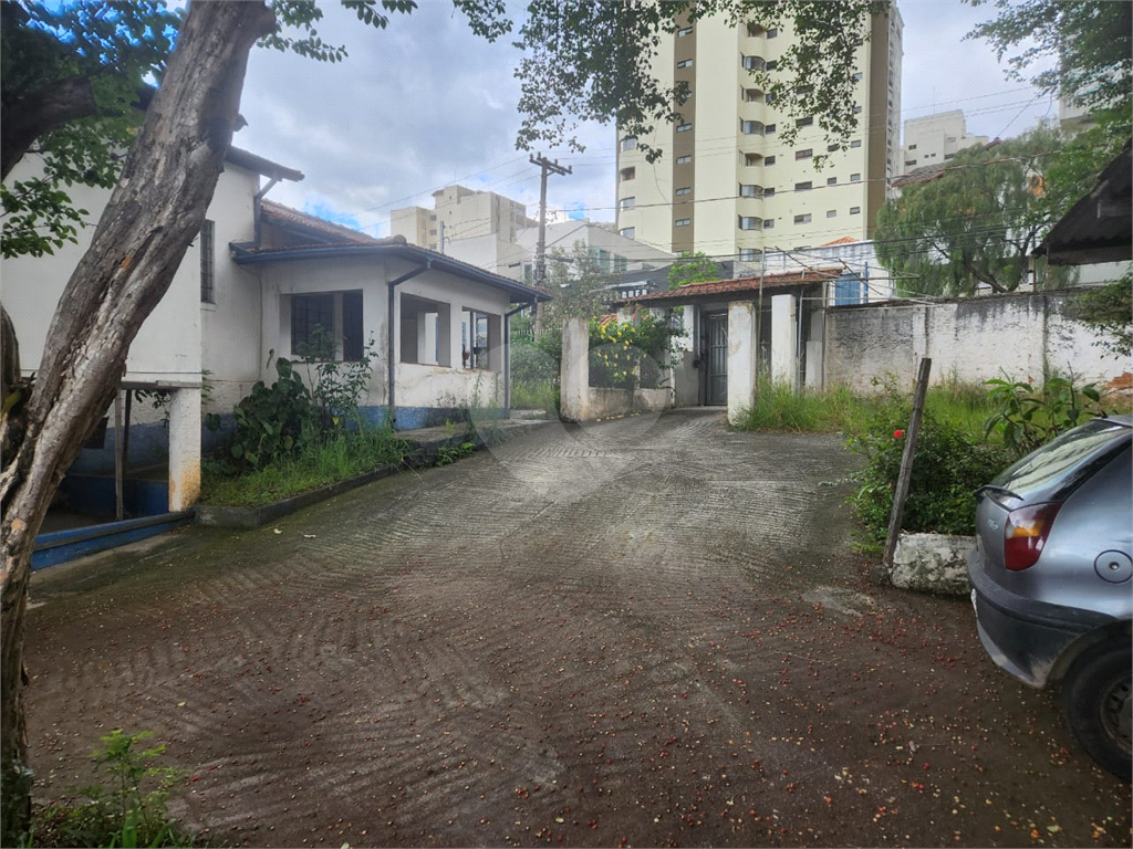 Terreno com 1536 m2