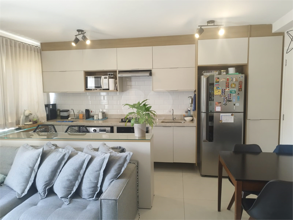 Apartamento à venda com 2 quartos, 40m² - Foto 2