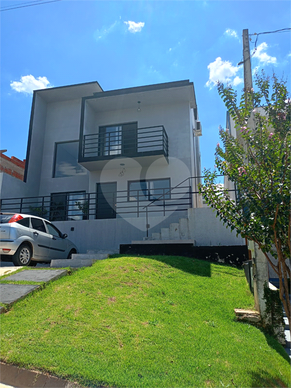 Casa de Condomínio à venda e aluguel com 3 quartos, 171m² - Foto 1