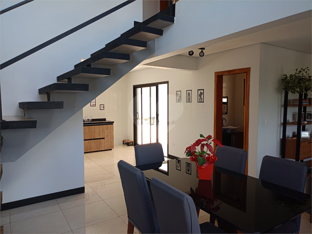Casa de Condomínio à venda e aluguel com 3 quartos, 171m² - Foto 3