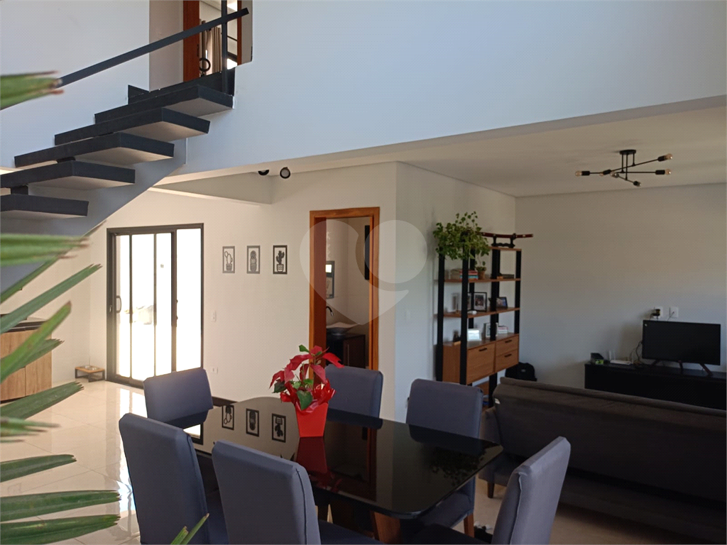 Casa de Condomínio à venda e aluguel com 3 quartos, 171m² - Foto 2
