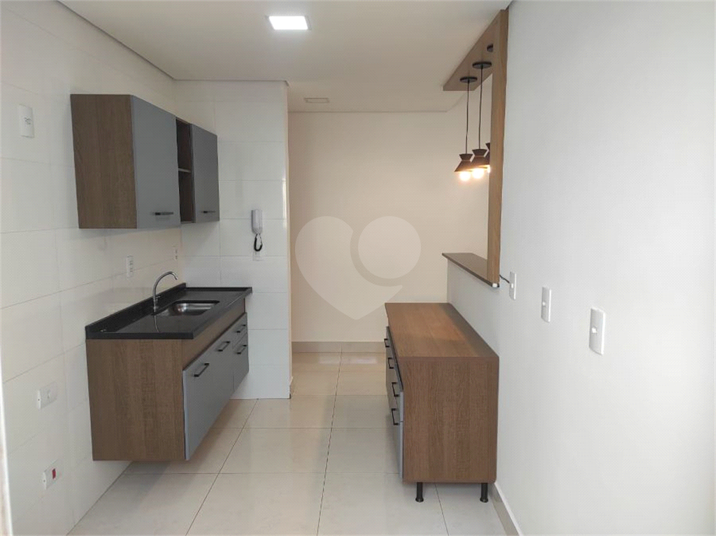 Apartamento 2 dorm com 1 suite, 2 banheiros e 2 vagas de garagem em Americana