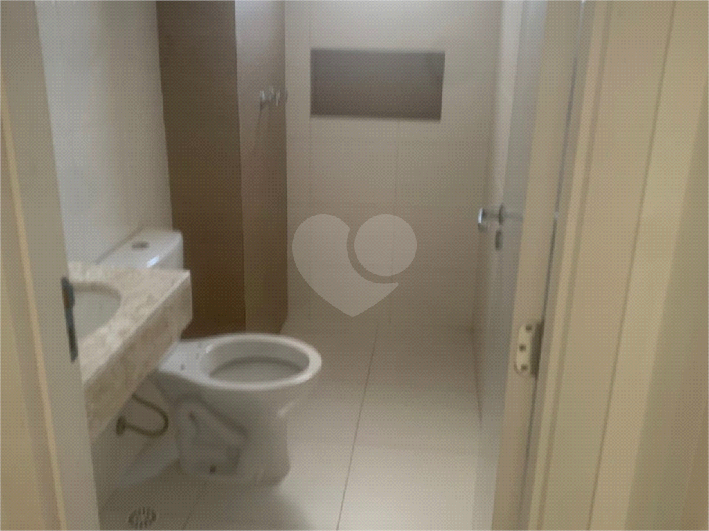 Apartamento à venda com 1 quarto, 37m² - Foto 11