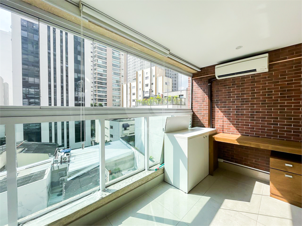 Apartamento Studio - Vila Nova Conceição - 1 Quarto / Dormitório - 1 Vaga - Venda / Compra