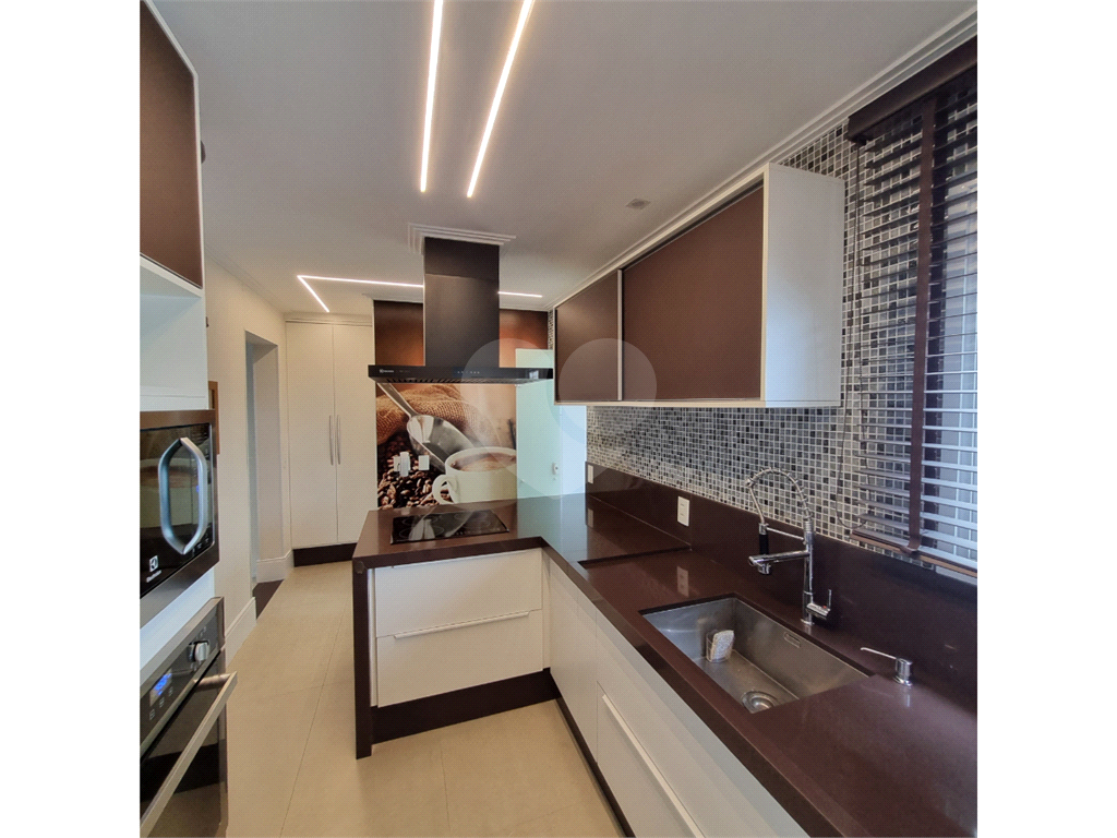 Cobertura para comprar com 472m², 5 suites, 4 vagas ao lado da av Braz  Leme