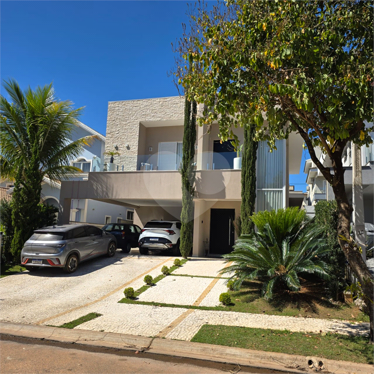 Casa de Condomínio à venda com 3 quartos, 260m² - Foto 1