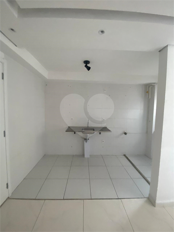 Apartamento à venda com 2 quartos, 40m² - Foto 14