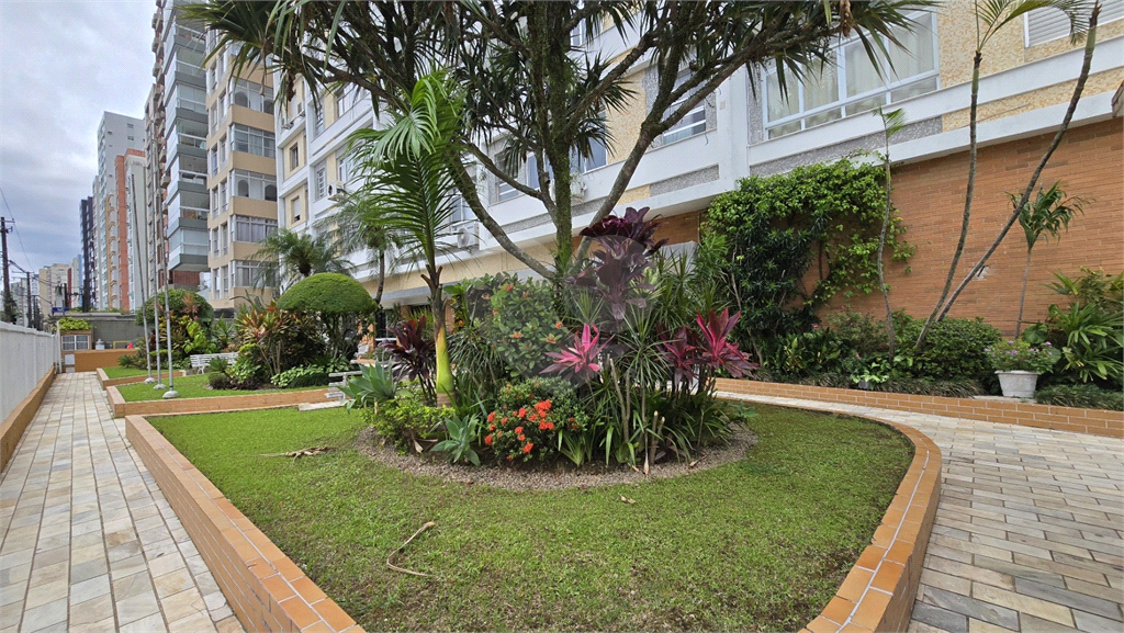 Apartamento para venda frente mar vista lateral 2 dormitórios 2 banheiros Boqueirão Santos - SP
