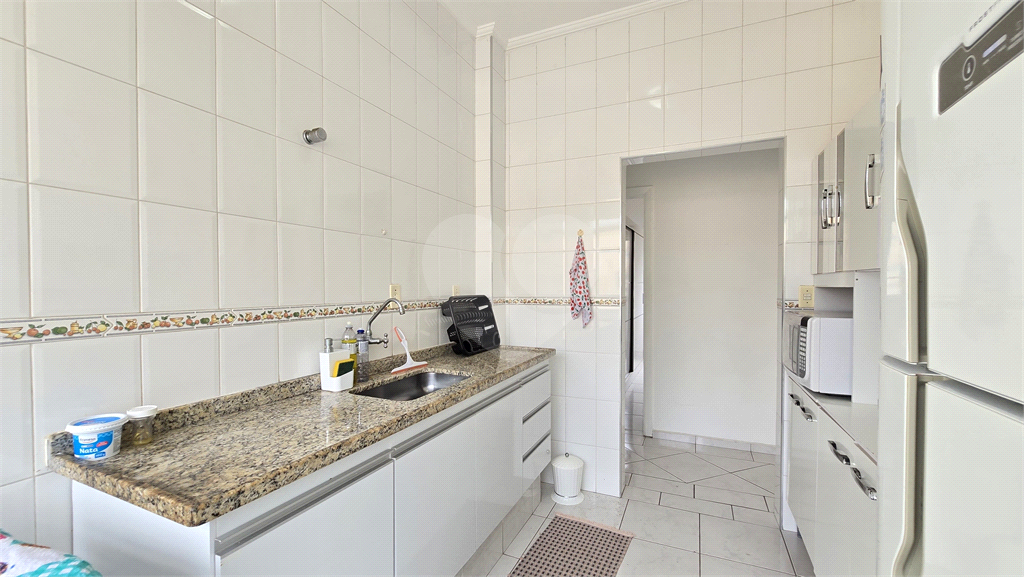 Apartamento para venda frente mar vista lateral 2 dormitórios 2 banheiros Boqueirão Santos - SP