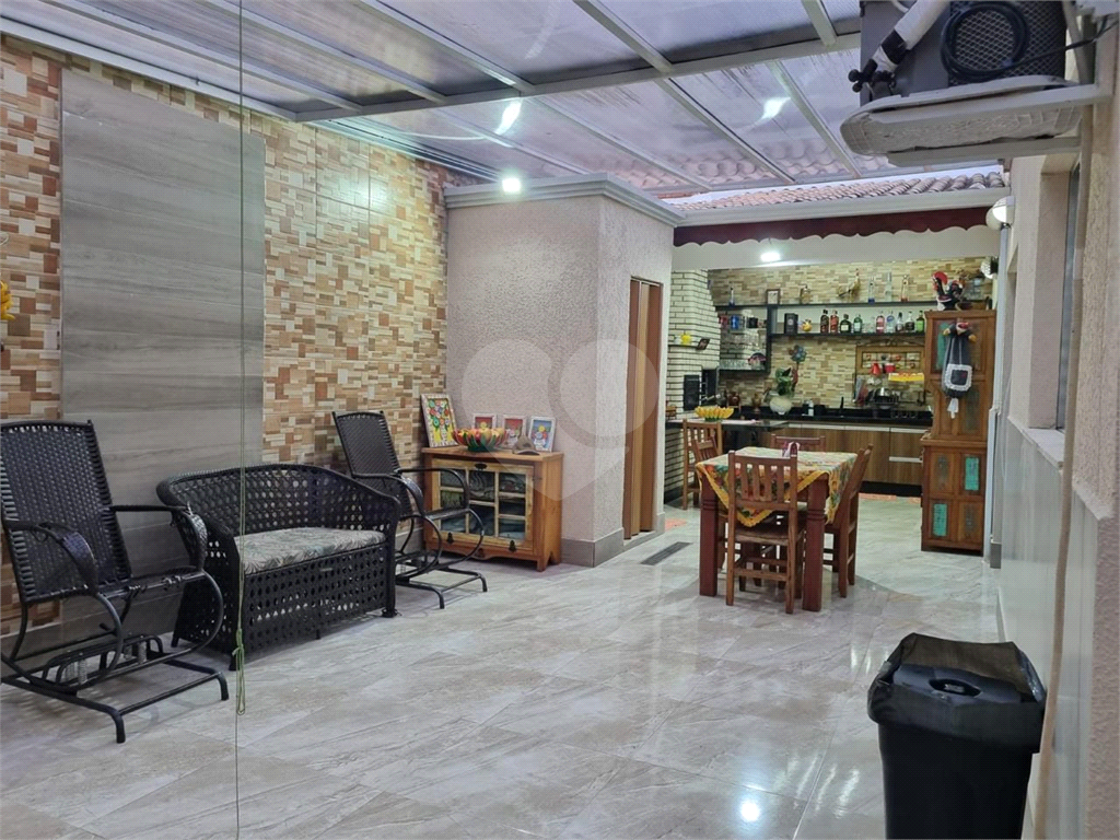 Casa de Condomínio à venda com 3 quartos, 300m² - Foto 4
