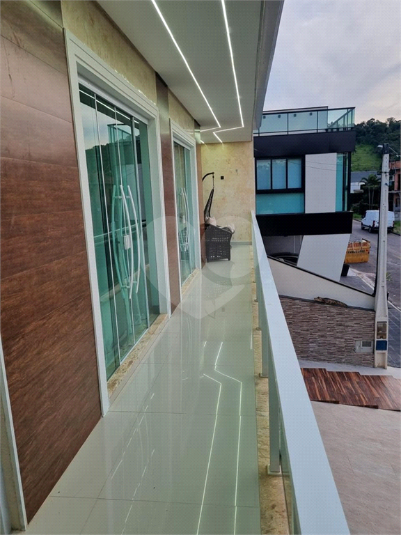 Casa de Condomínio à venda com 3 quartos, 300m² - Foto 12