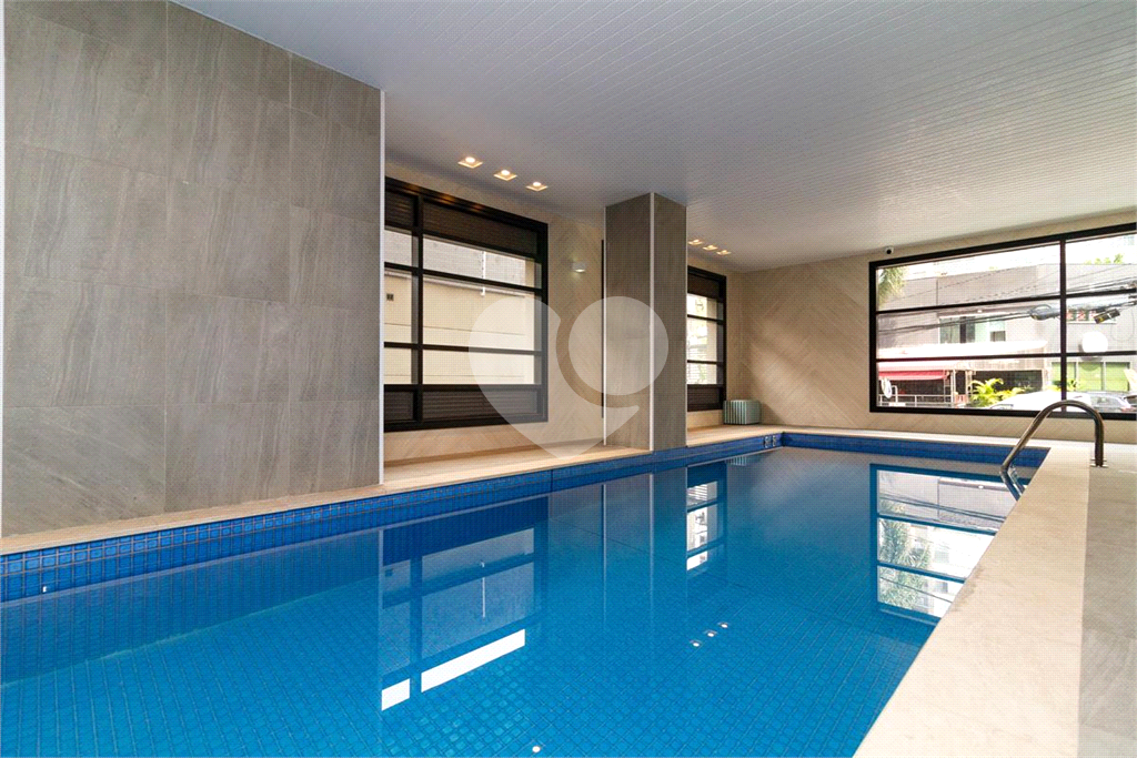 APARTAMENTO em MOEMA