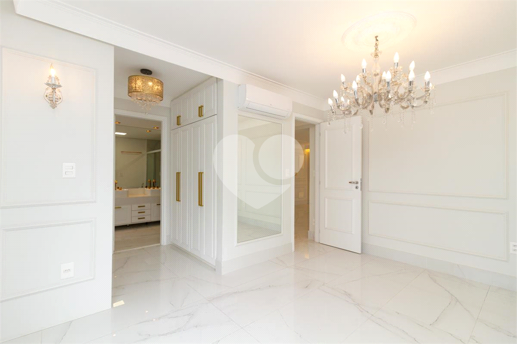 APARTAMENTO em MOEMA