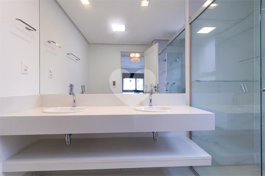 APARTAMENTO em MOEMA
