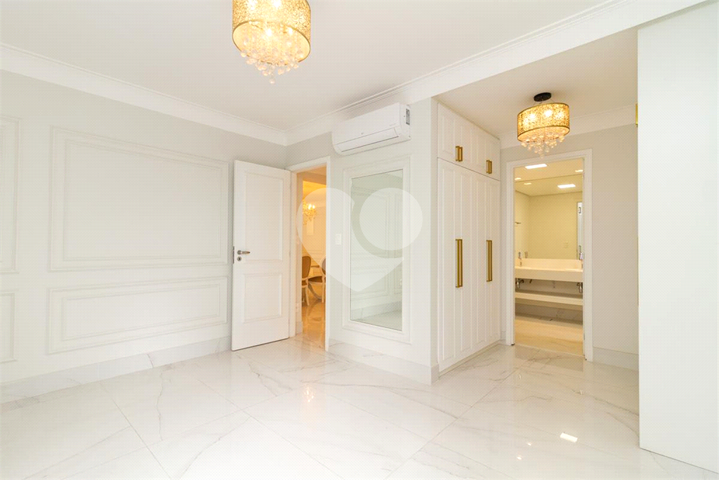 APARTAMENTO em MOEMA