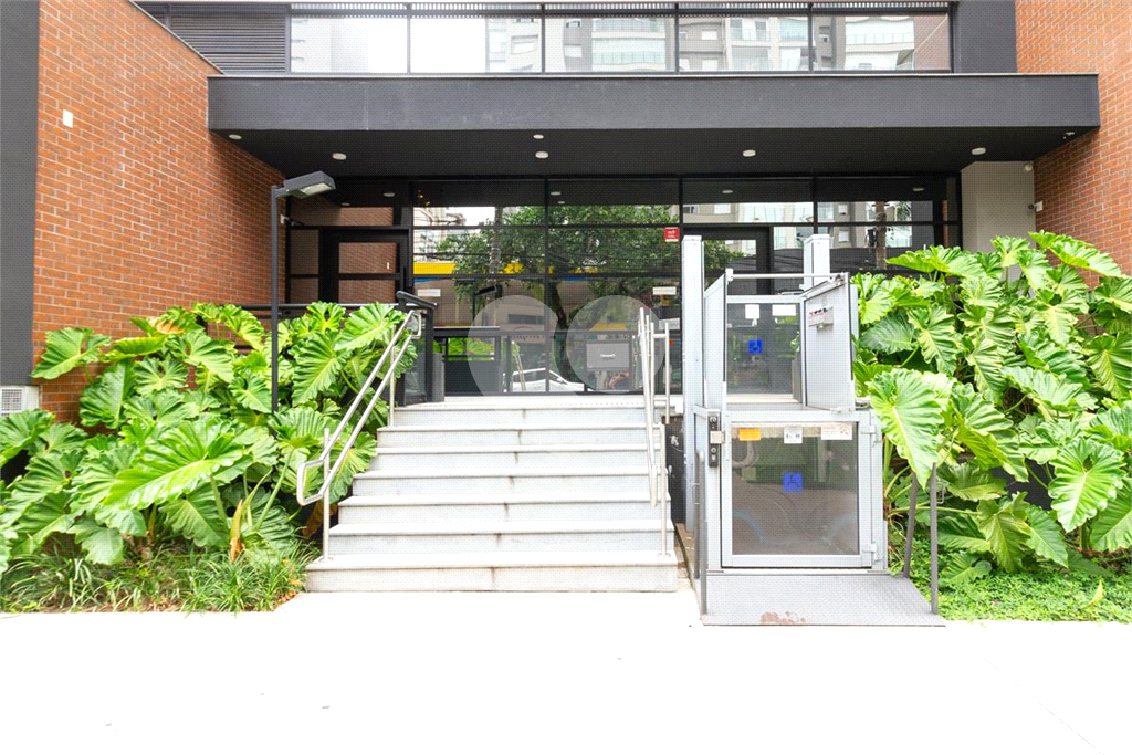 APARTAMENTO em MOEMA