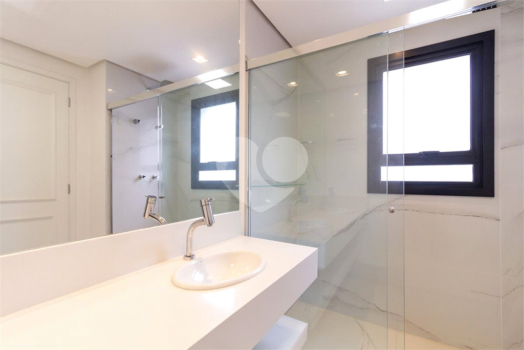 APARTAMENTO em MOEMA