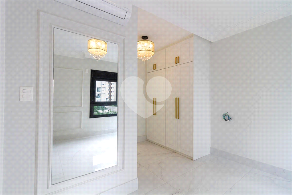 APARTAMENTO em MOEMA