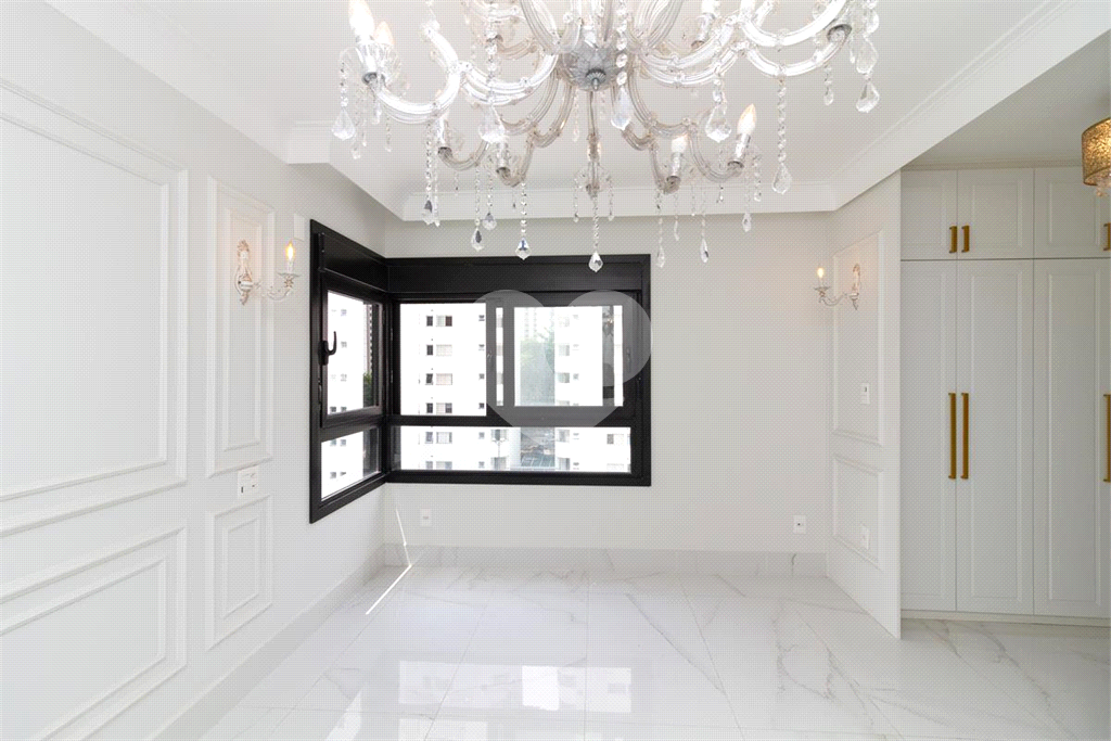 APARTAMENTO em MOEMA