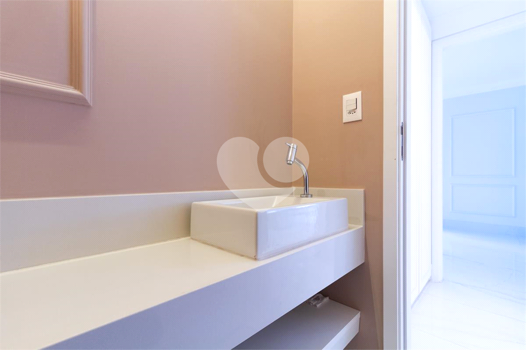 APARTAMENTO em MOEMA