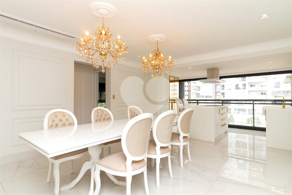 APARTAMENTO em MOEMA