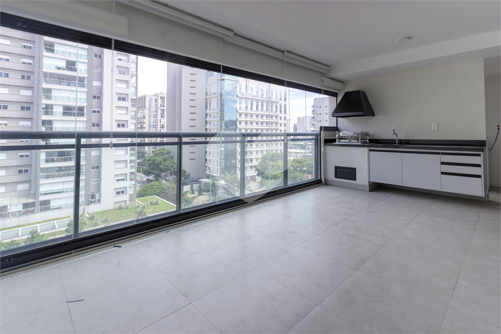 APARTAMENTO em MOEMA