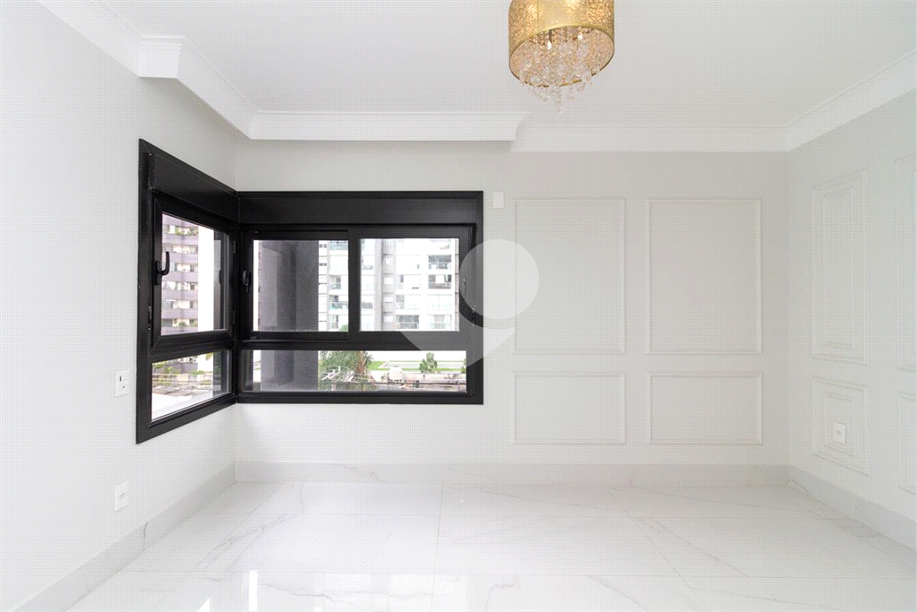 APARTAMENTO em MOEMA