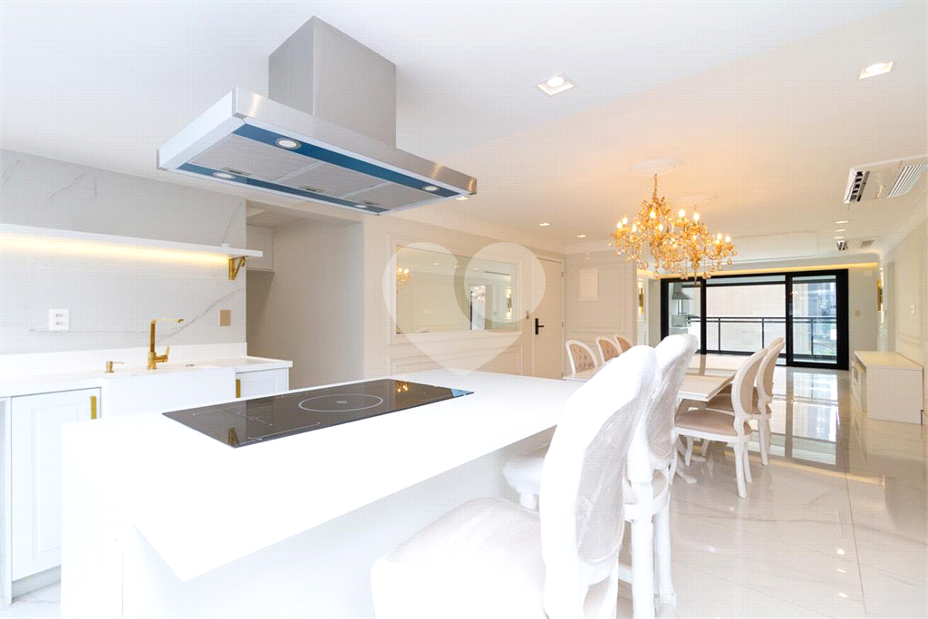 APARTAMENTO em MOEMA