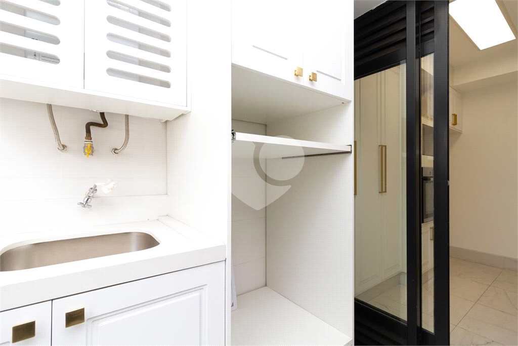 APARTAMENTO em MOEMA