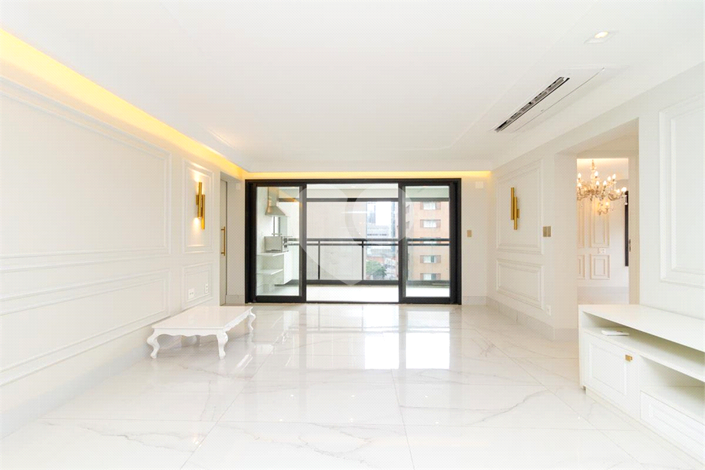 APARTAMENTO em MOEMA