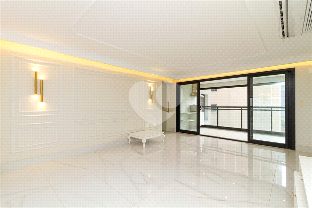 APARTAMENTO em MOEMA