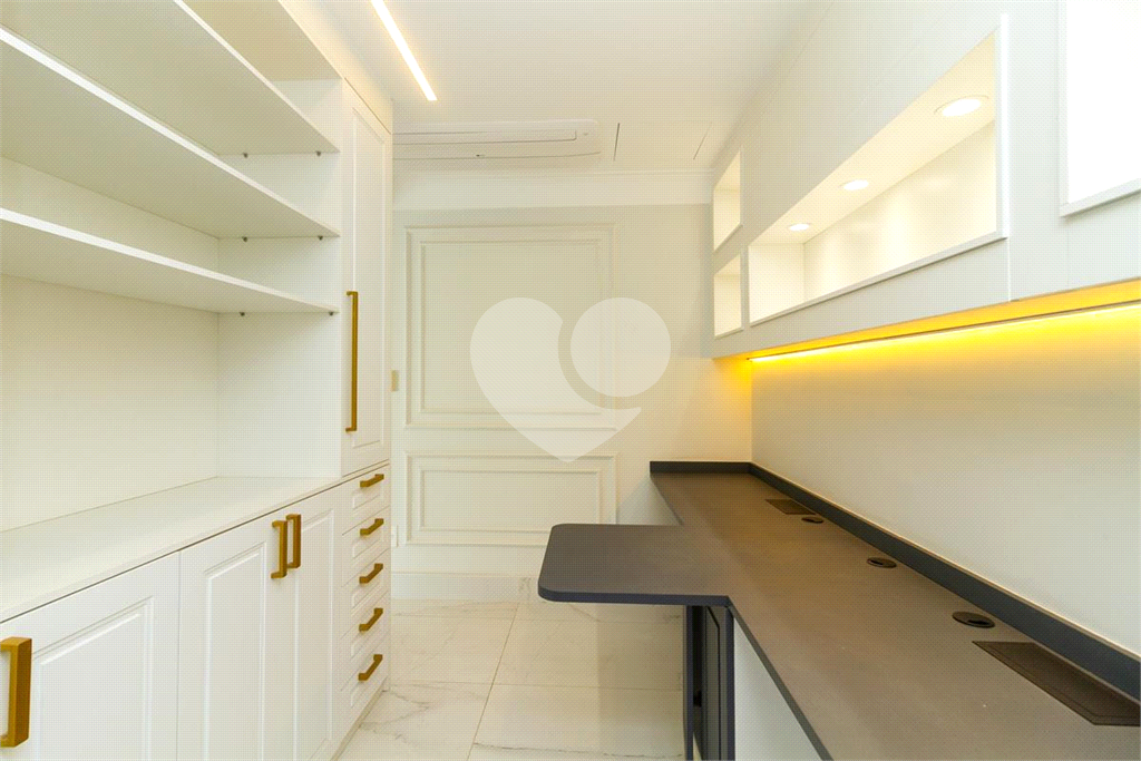 APARTAMENTO em MOEMA