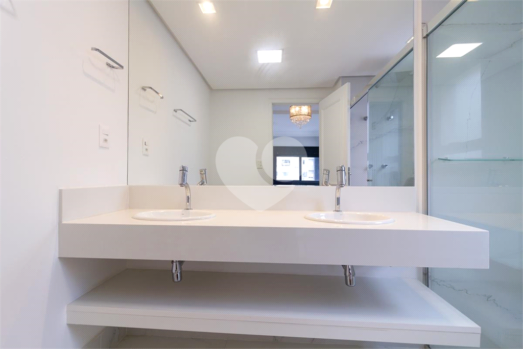 APARTAMENTO em MOEMA