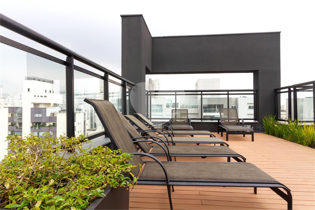 APARTAMENTO em MOEMA