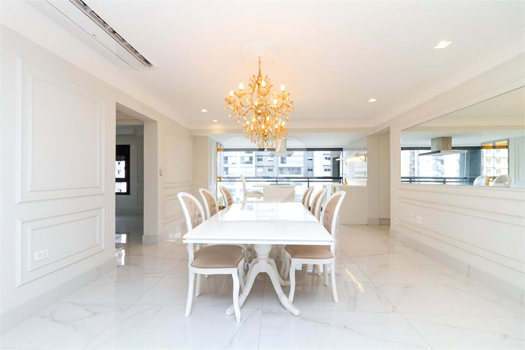 APARTAMENTO em MOEMA