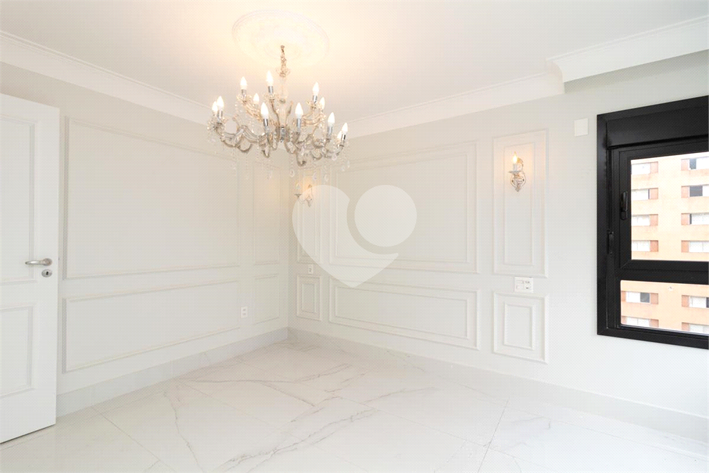 APARTAMENTO em MOEMA